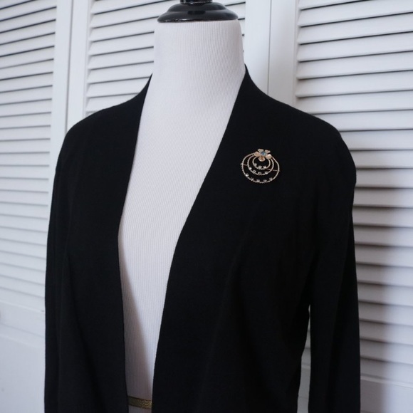 Vintage White Company Brooch Pin - 12 KT Gold-Plated with rhinestones - Picture 3 of 5